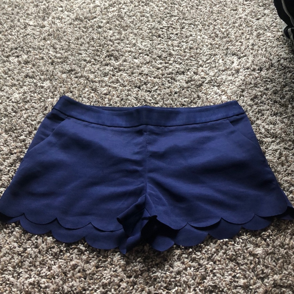 Women’s Express Scalloped Shorts